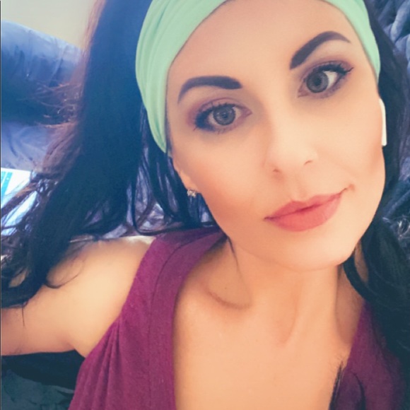 Meet your Posher, Shannon - Picture 2 of 4